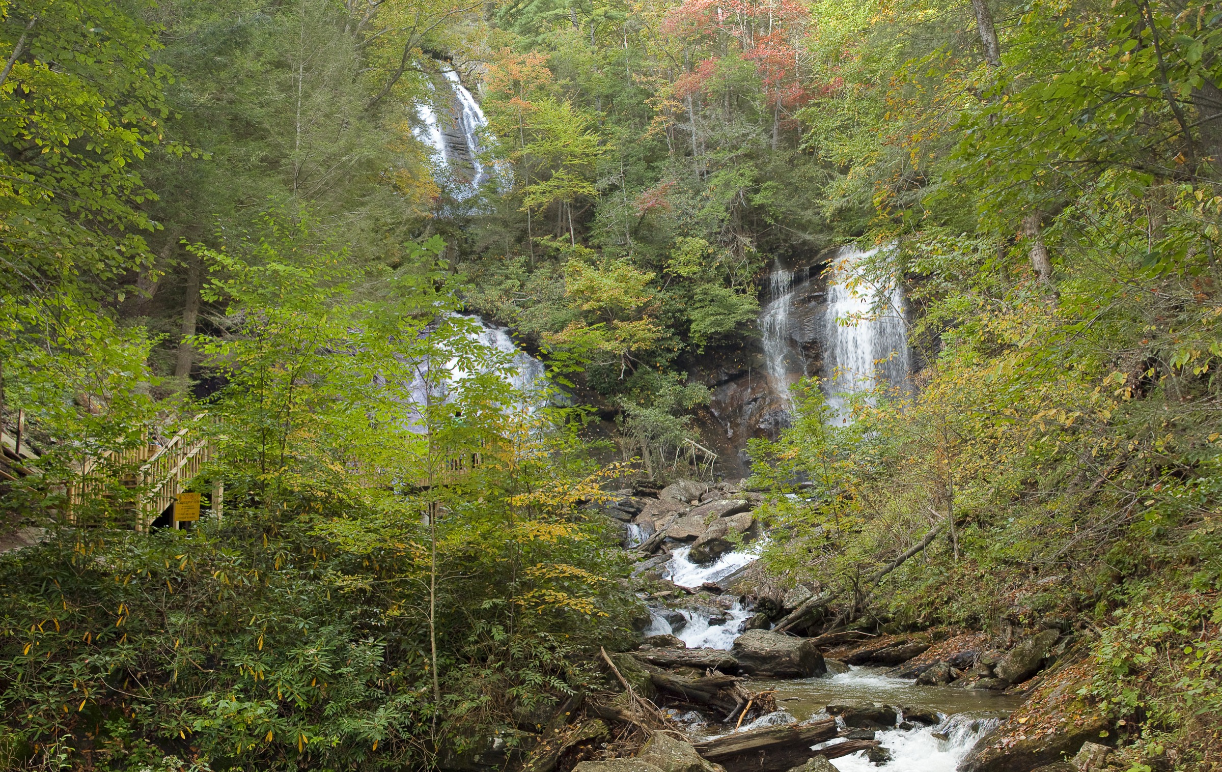 Anna Ruby Falls waterfall view