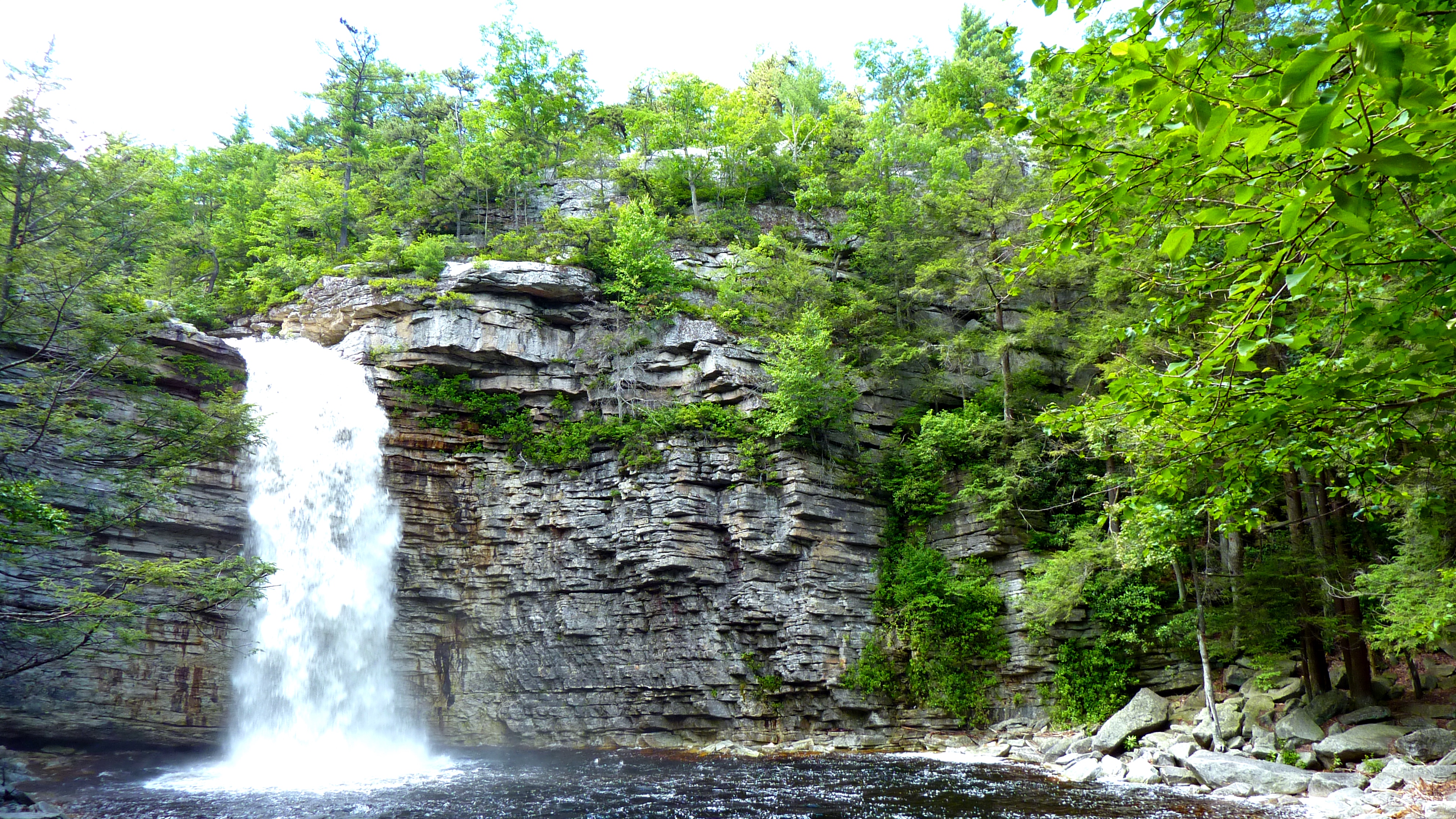 Awosting Falls in fall or cool-weather visit