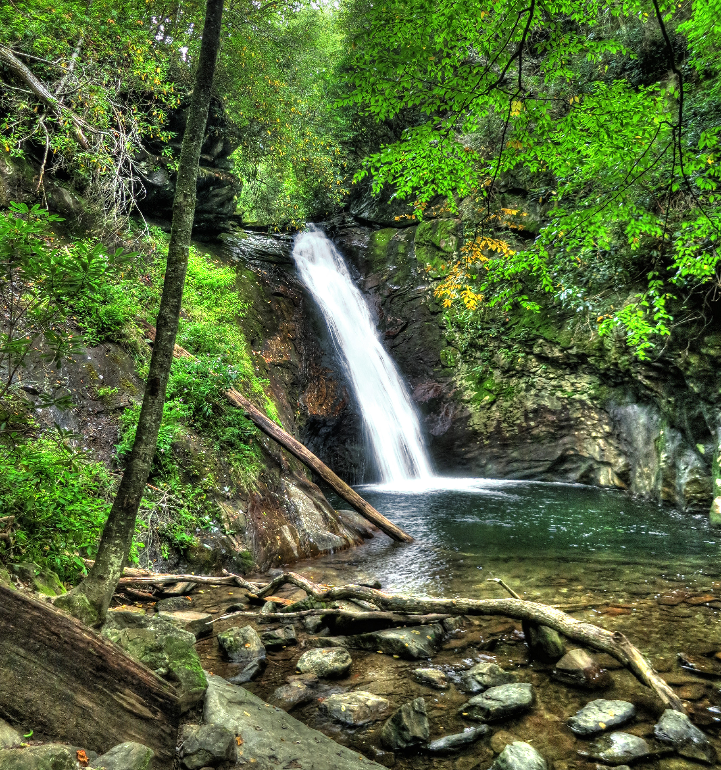 Courthouse Falls Courthouse Falls waterfall in North Carolina