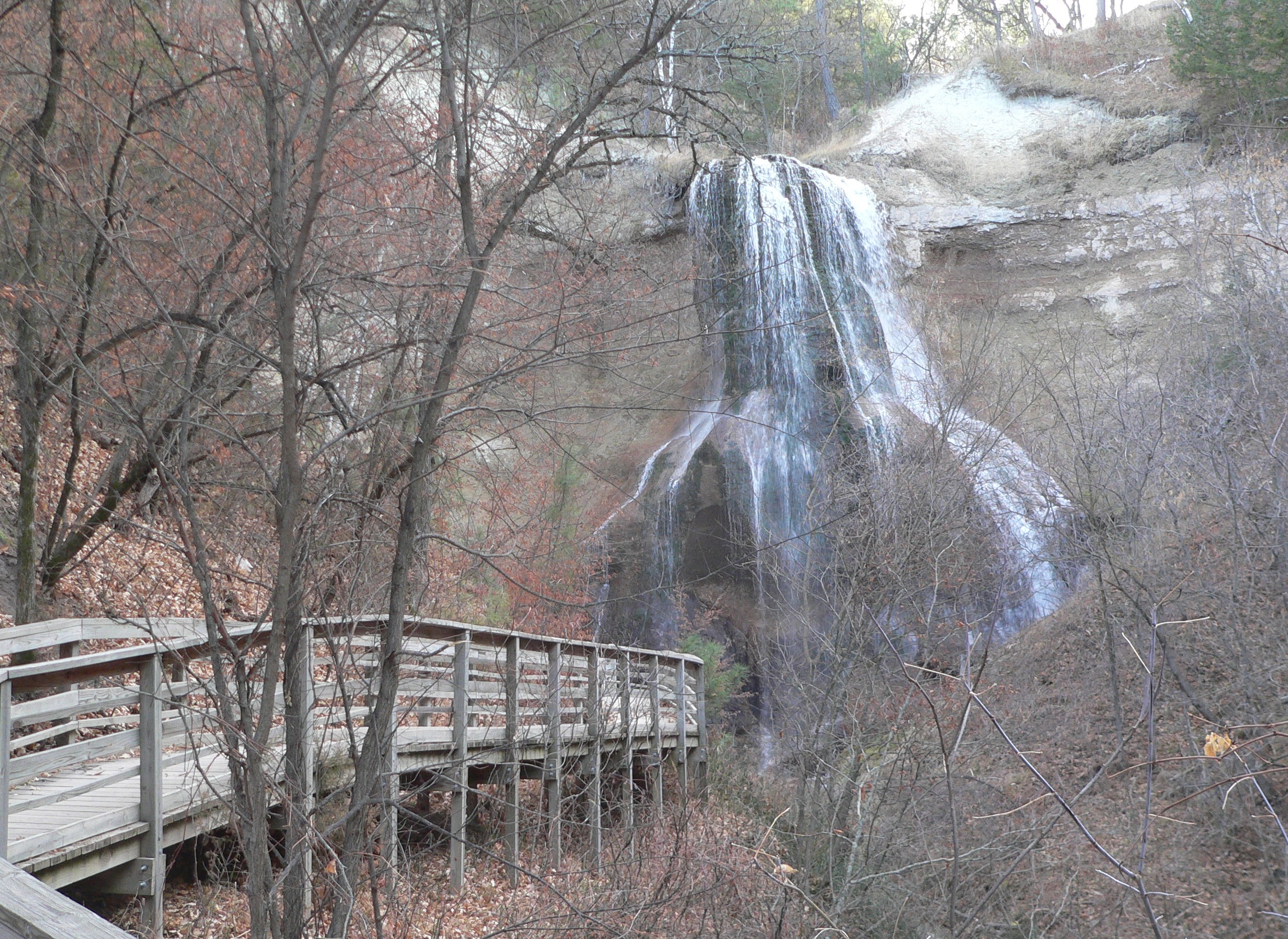 Smith Falls in summer or green-season visit