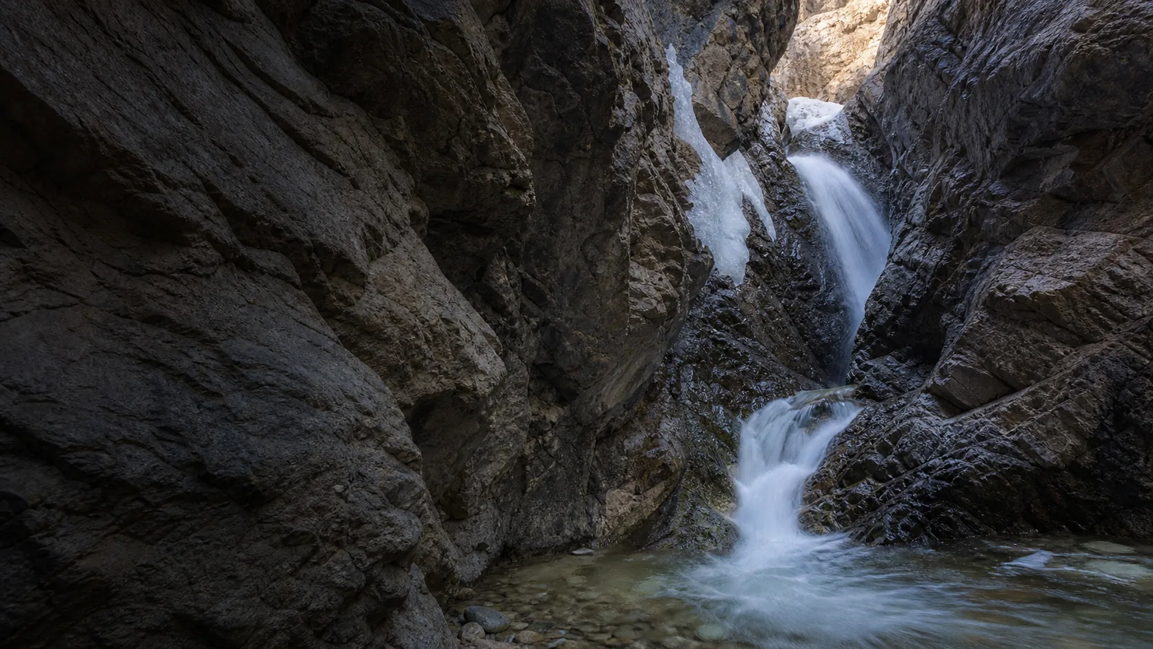 Zapata Falls waterfall guide